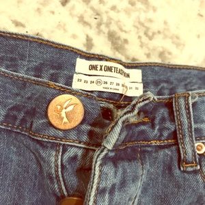 One Teaspoon Bandit shorts, size 25.